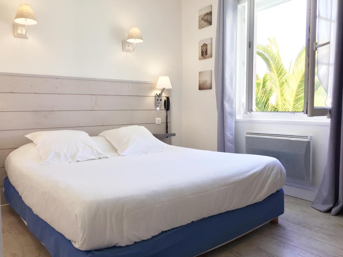Hotel Le Square Saint-Pierre-d'Oleron Exterior photo