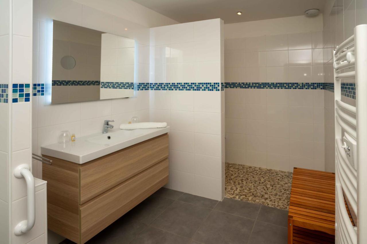 Hotel Le Square Saint-Pierre-d'Oleron Exterior photo