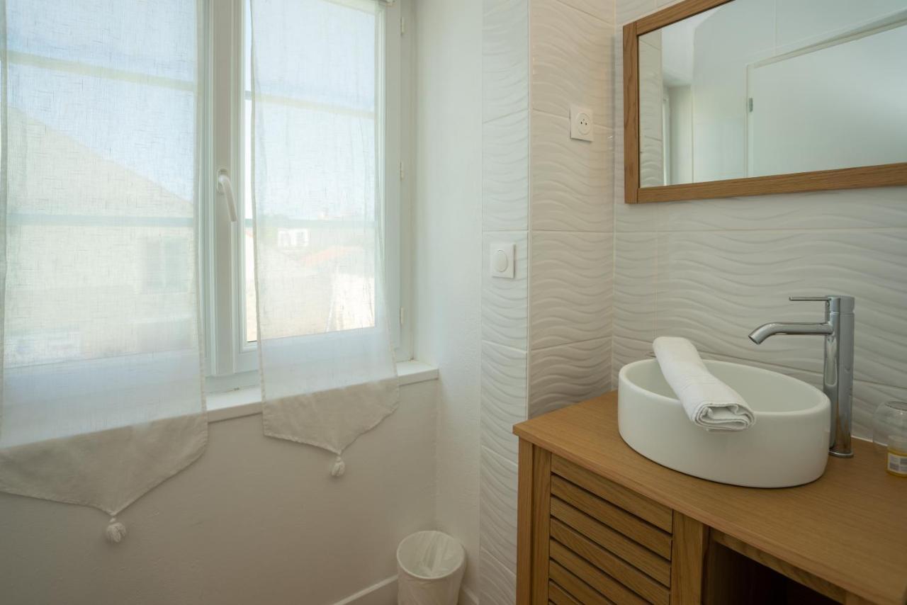 Hotel Le Square Saint-Pierre-d'Oleron Exterior photo